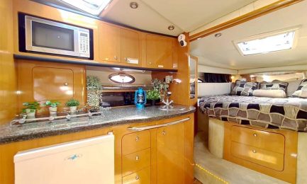 10-Tarara-Yacht-Galley