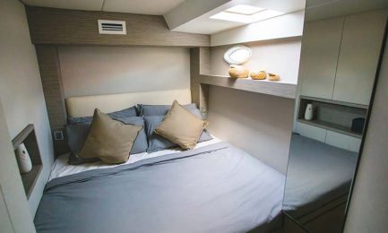 11-Maximum-Yacht-Cabin-1