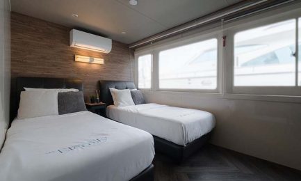 13-Ms-Eternity-Yacht-Cabin-2