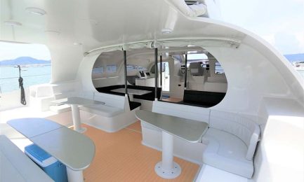 3-Mustang-Yacht-Aft-Deck