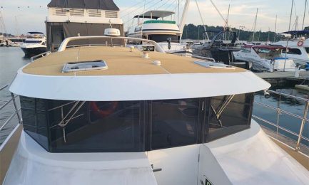 3-SunRider-Yacht-Front-Deck