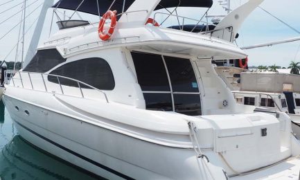 3-Why-Knot-1-Yacht-Rental