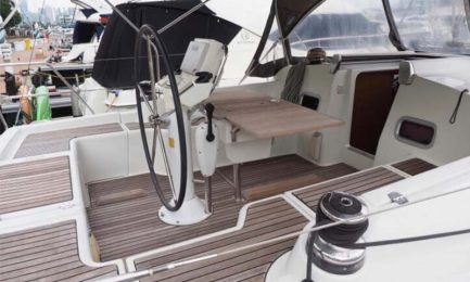 5-Epicurean-Yacht-Outdoor-Saloon