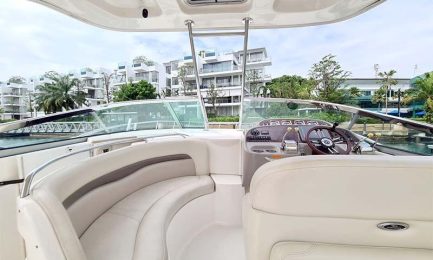 6-Tarara-Yacht-Front-Deck-Lounge