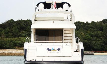 Eagle-Wings-2-Yacht-Stern